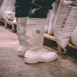 blog 24 White safety shoes by shoes for crews for food industry workers